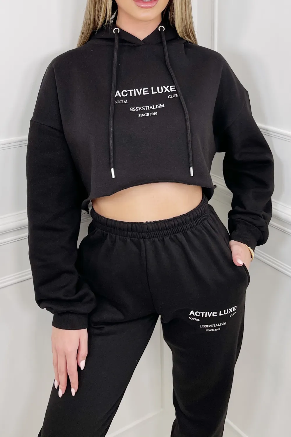 Active luxe Black cropped loungewear set