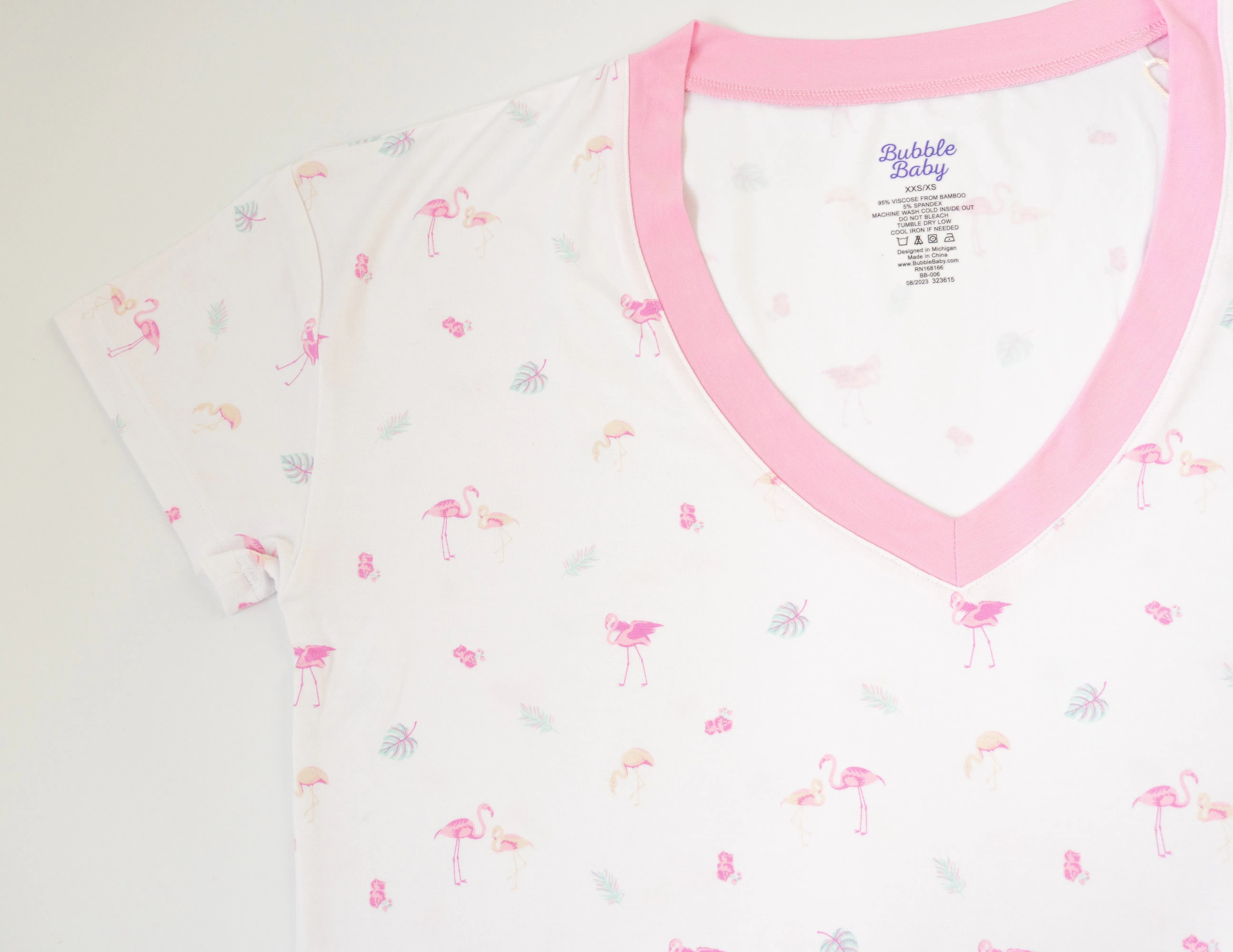 Flamingo | Adult V Neck