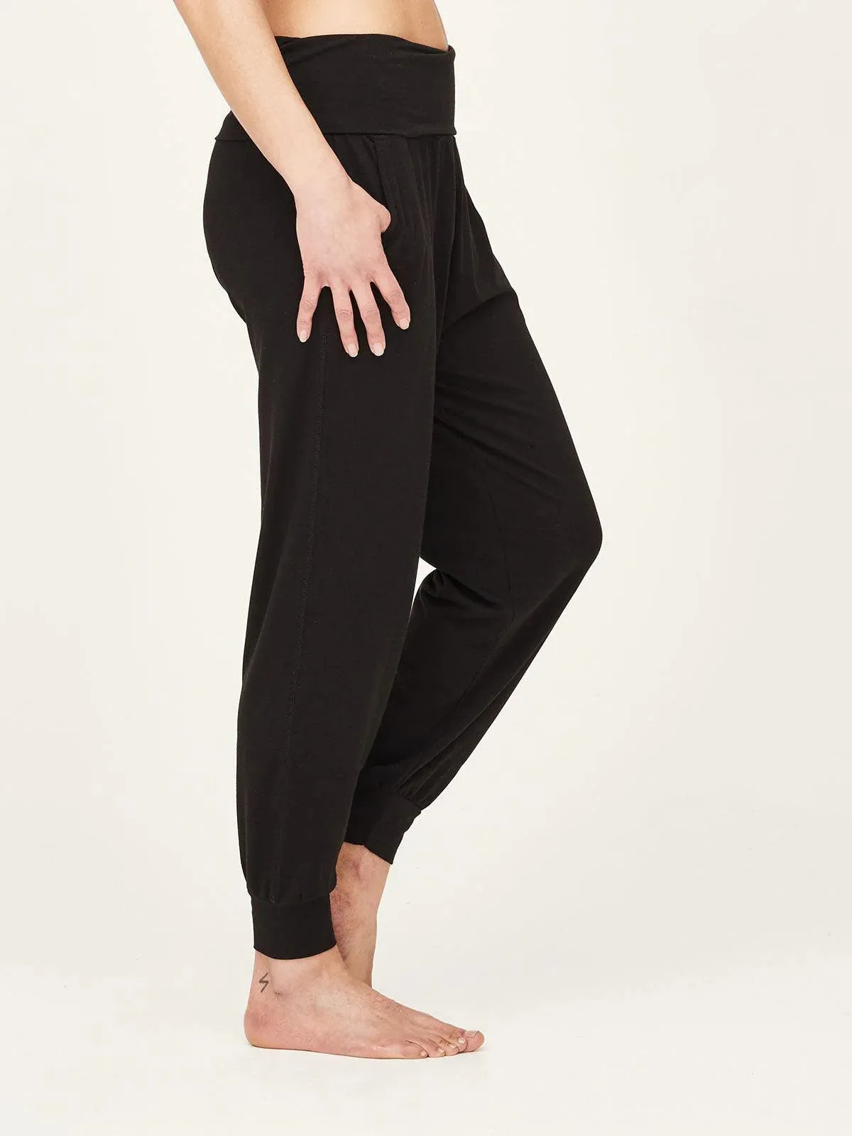 Thought Dashka Plain Bamboo Jersey Loungepants | Black