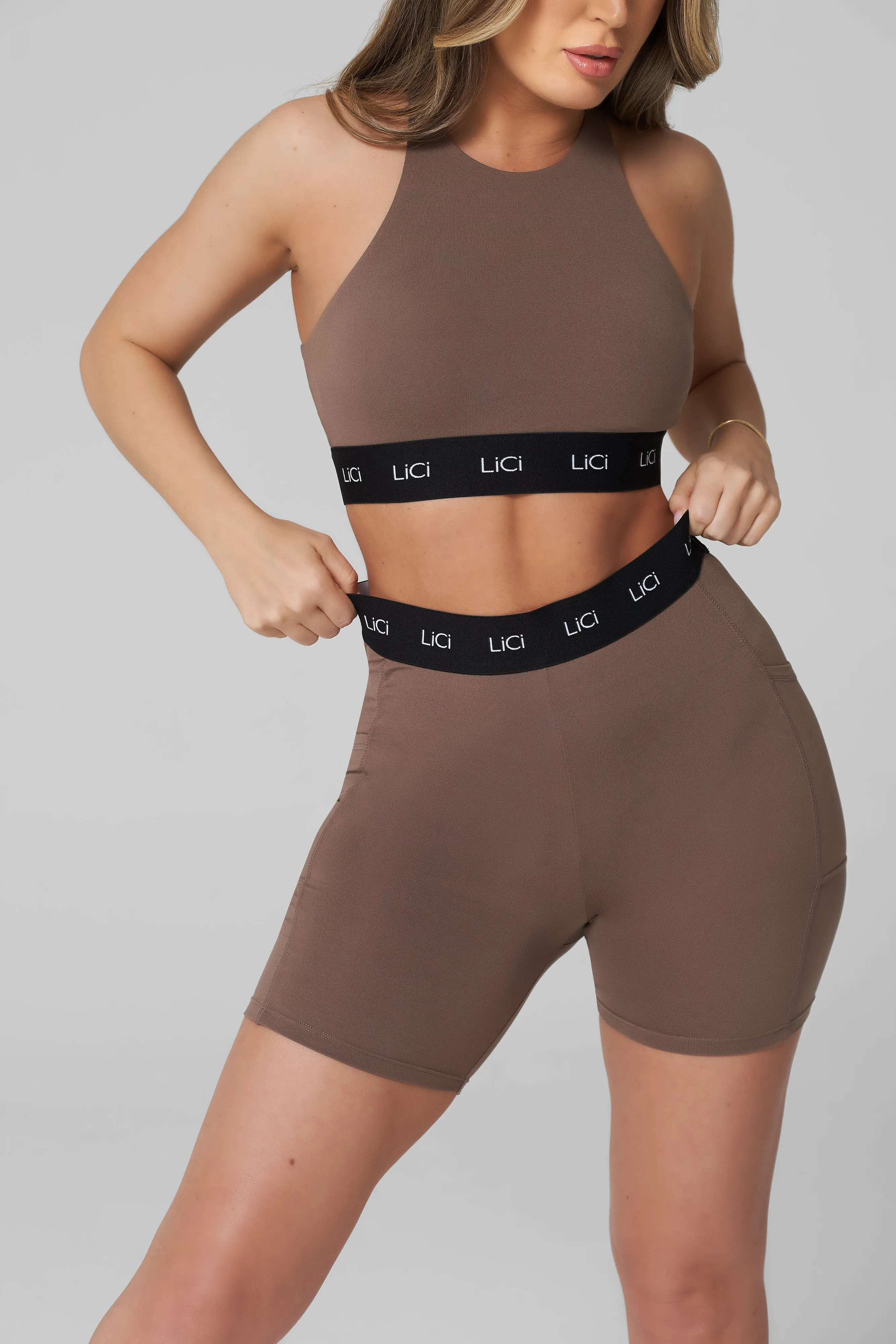 Truffle Cozy Sport High Neck Bra